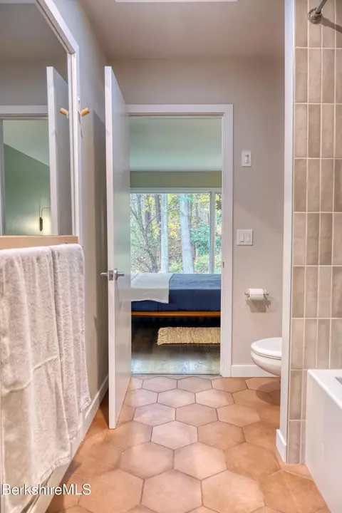 300 Syndicate Rd, Williamstown, MA 01267 photo 22