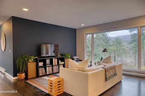 300 Syndicate Rd, Williamstown, MA 01267 photo 10