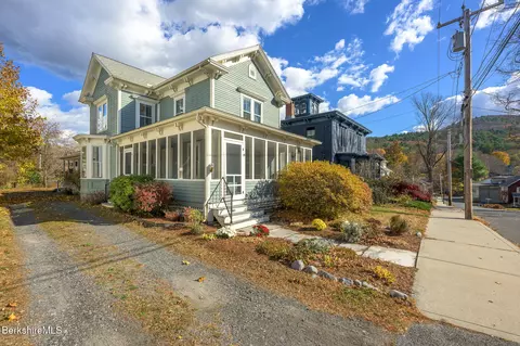 19 Pleasant St, Great Barrington, MA 01230