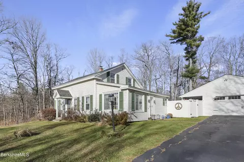 511 Old Windsor Rd, Dalton, MA 01226