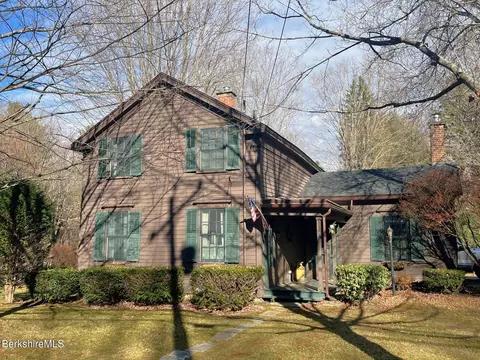 20 S Mountain Rd, Pittsfield, MA 01201