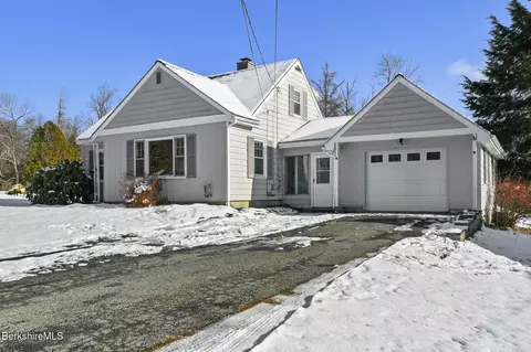 14 Juleann Dr, Lanesborough, MA 01237