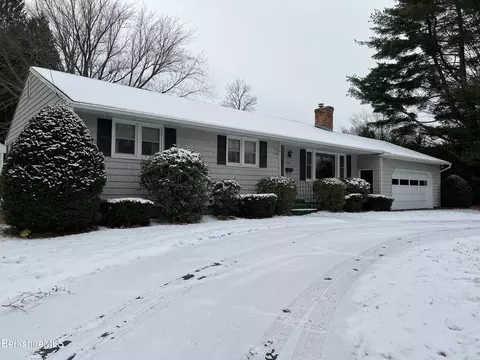 536 Elm St, Pittsfield, MA 01201