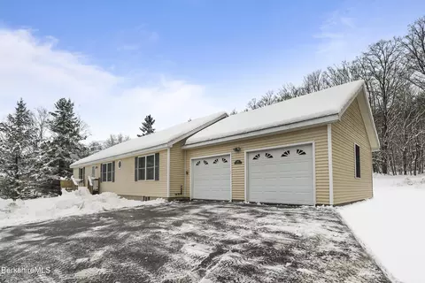 2161 Hancock Rd, Hancock, MA 01237 photo 2