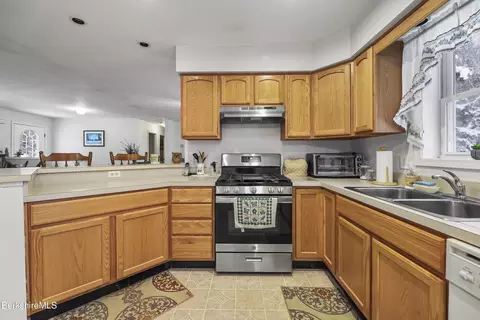 2161 Hancock Rd, Hancock, MA 01237 photo 11