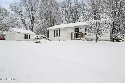 65 Gallup St, North Adams, MA 01247