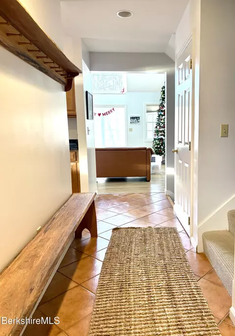 9521 Mountainside Dr, Hancock, MA 01237 photo 7