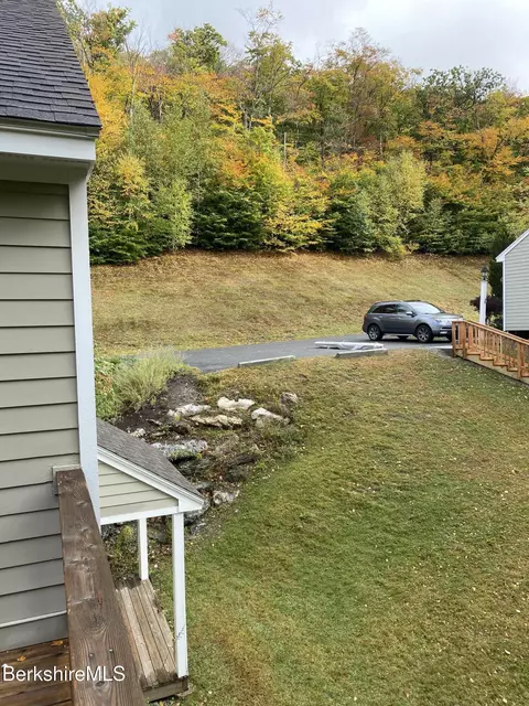 9521 Mountainside Dr, Hancock, MA 01237 photo 6