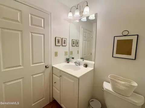 9521 Mountainside Dr, Hancock, MA 01237 photo 32