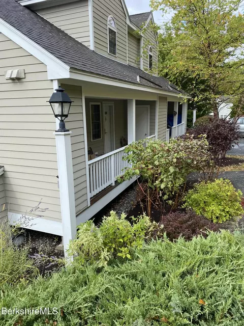 9521 Mountainside Dr, Hancock, MA 01237 photo 3