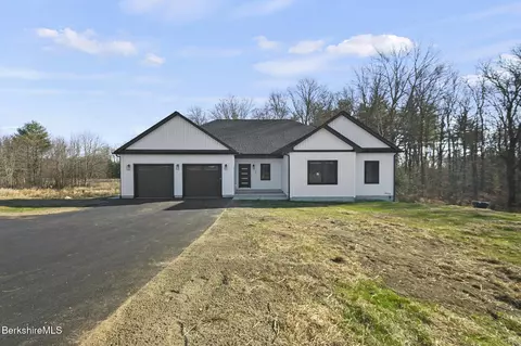 50 Mort Vining Rd, Southwick, MA 01077