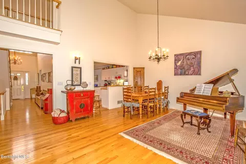 1136 Barker Rd #33, Pittsfield, MA 01201