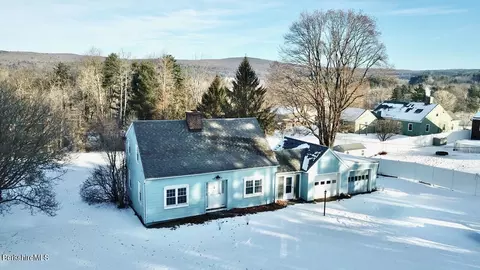 1 Broadview Ter, Dalton, MA 01226