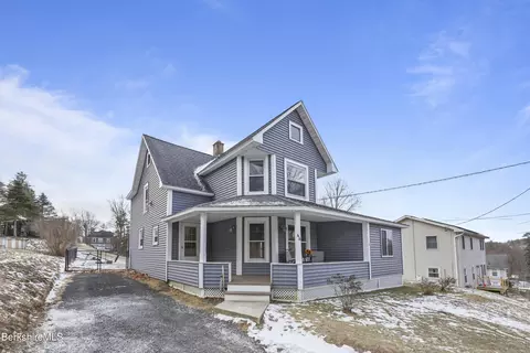 46 Fuller St, Lee, MA 01238 photo 2