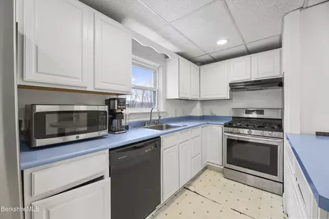 46 Fuller St, Lee, MA 01238 photo 11