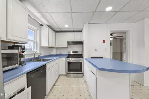 46 Fuller St, Lee, MA 01238 photo 12