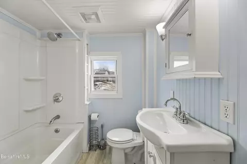46 Fuller St, Lee, MA 01238 photo 23