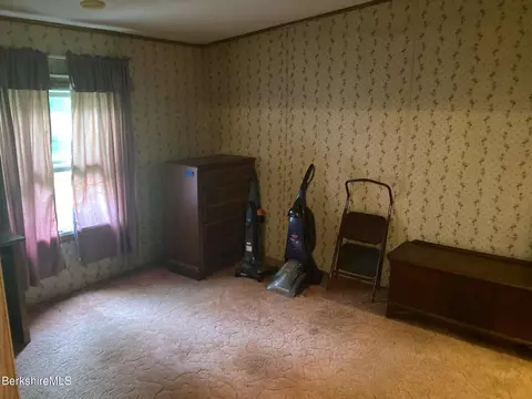 504 Loop Rd, Savoy, MA 01256 photo 6