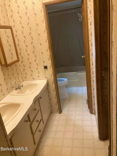 504 Loop Rd, Savoy, MA 01256 photo 7