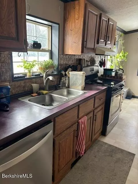 201 Loop Rd, Savoy, MA 01256 photo 10