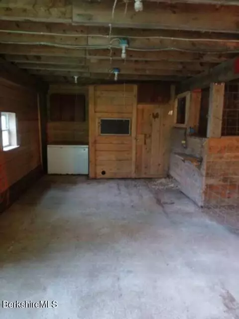 201 Loop Rd, Savoy, MA 01256 photo 7