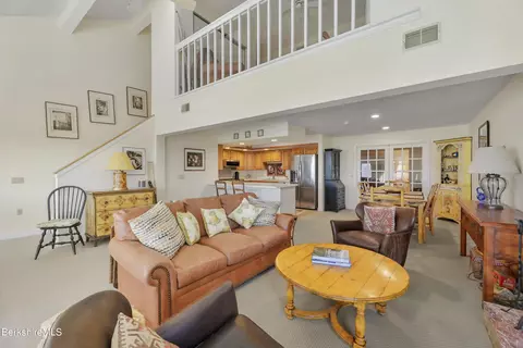 176 Old Stockbridge Rd #SMITH 2, Stockbridge, MA 01262