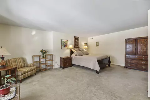 266 Appleton Ave, Pittsfield, MA 01201 photo 16