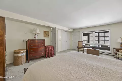 266 Appleton Ave, Pittsfield, MA 01201 photo 17