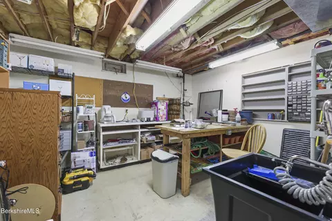 266 Appleton Ave, Pittsfield, MA 01201 photo 27