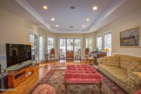 4 Woods Ln #4, Lenox, MA 01240