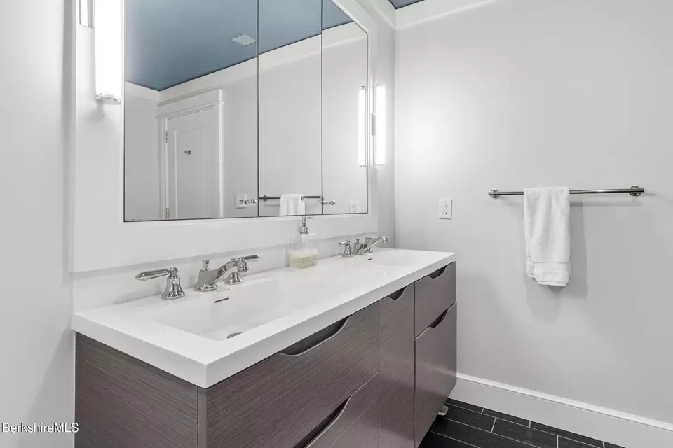 Bath - 165 Kemble St #18, Lenox, MA 01240 photo 5 of 6
