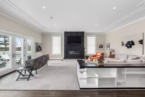 Living - 165 Kemble St #18, Lenox, MA 01240 photo 1 of 3