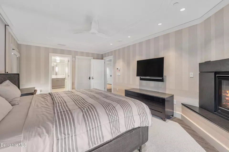 Bedroom - 165 Kemble St #18, Lenox, MA 01240 photo 4 of 6