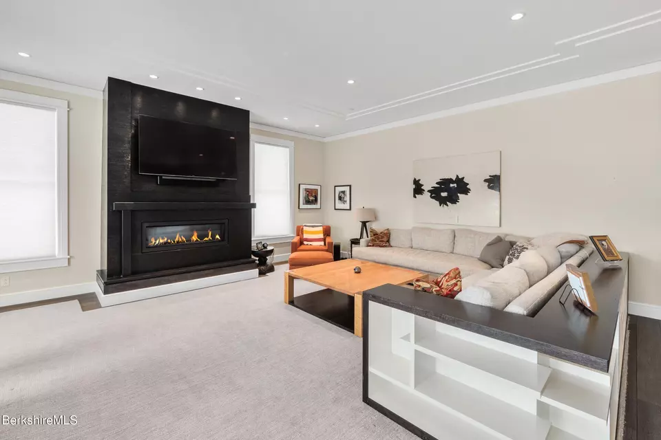 Living - 165 Kemble St #18, Lenox, MA 01240 photo 2 of 3