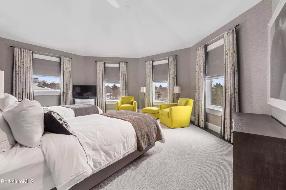 Bedroom - 165 Kemble St #18, Lenox, MA 01240 photo 5 of 6