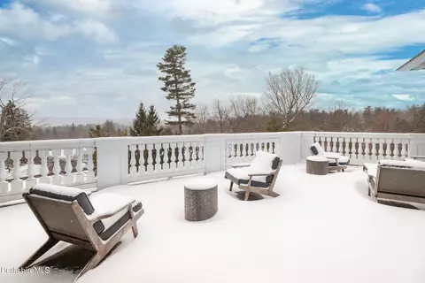 Exterior - 165 Kemble St #18, Lenox, MA 01240 photo 1 of 1