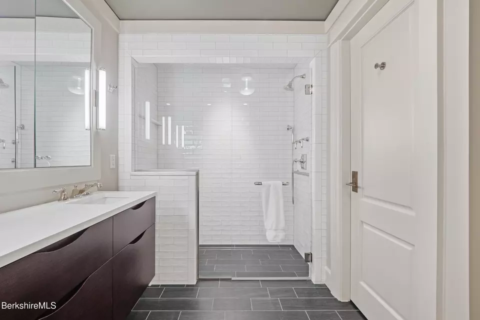 Bath - 165 Kemble St #18, Lenox, MA 01240 photo 2 of 6