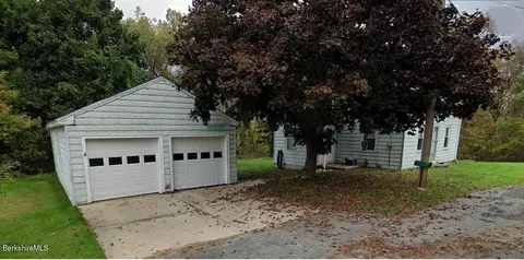 33 Craigie Ave, Pittsfield, MA 01201