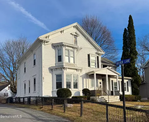 15 N Summer St, Adams, MA 01220