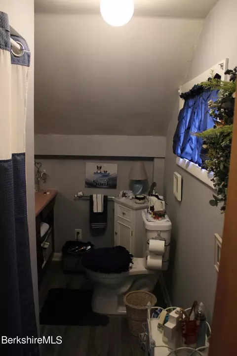 Bath - 576 North St, Windsor, MA 01270 photo 2 of 2
