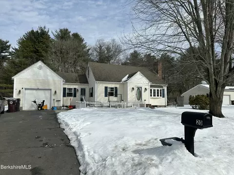 20 Sherwood Ave, Westfield, MA 01085