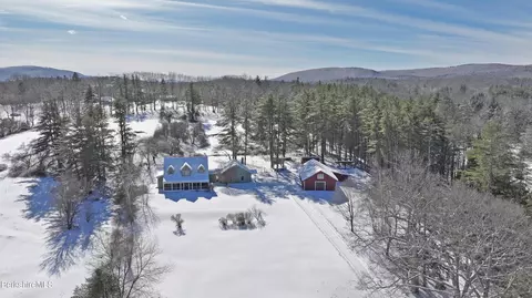 1746 Cascade St, Pittsfield, MA 01201