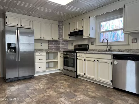 58 Franklin St, Pittsfield, MA 01201 photo 36