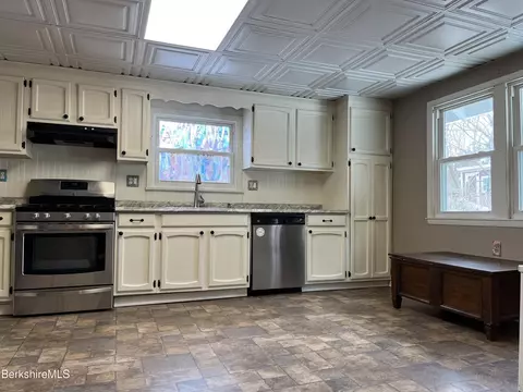 58 Franklin St, Pittsfield, MA 01201 photo 39