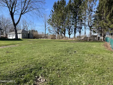 58 Franklin St, Pittsfield, MA 01201 photo 8