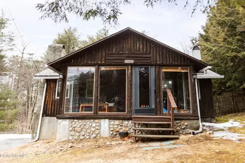 353 Cheshire Rd, Pittsfield, MA 01201