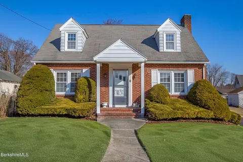 6 Margerie St, Lee, MA 01238