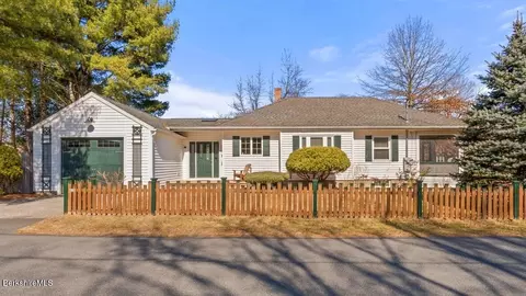 14 Laurel St, Great Barrington, MA 01230