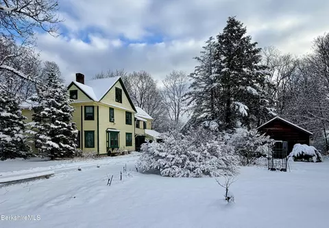 119 S Main St, Sheffield, MA 01257