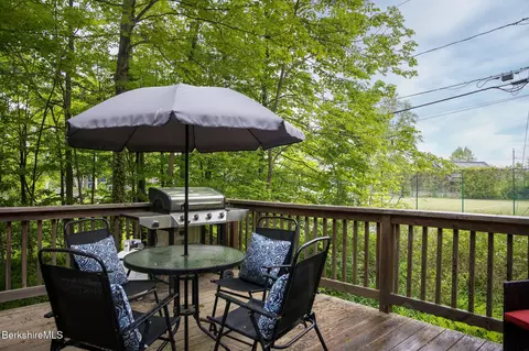 10 Elm Rd, Richmond, MA 01254